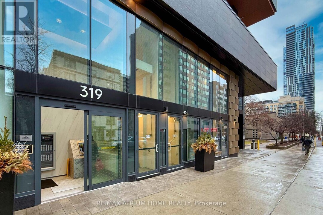 319-3319 Jarvis St in Toronto, ON - Building Photo