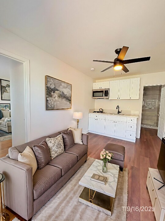 873 S Beechwood Ave in Rialto, CA - Building Photo