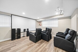 820 Shawnee Dr, Unit SI ID1285030P in Lake In The Hills, IL - Foto de edificio - Building Photo