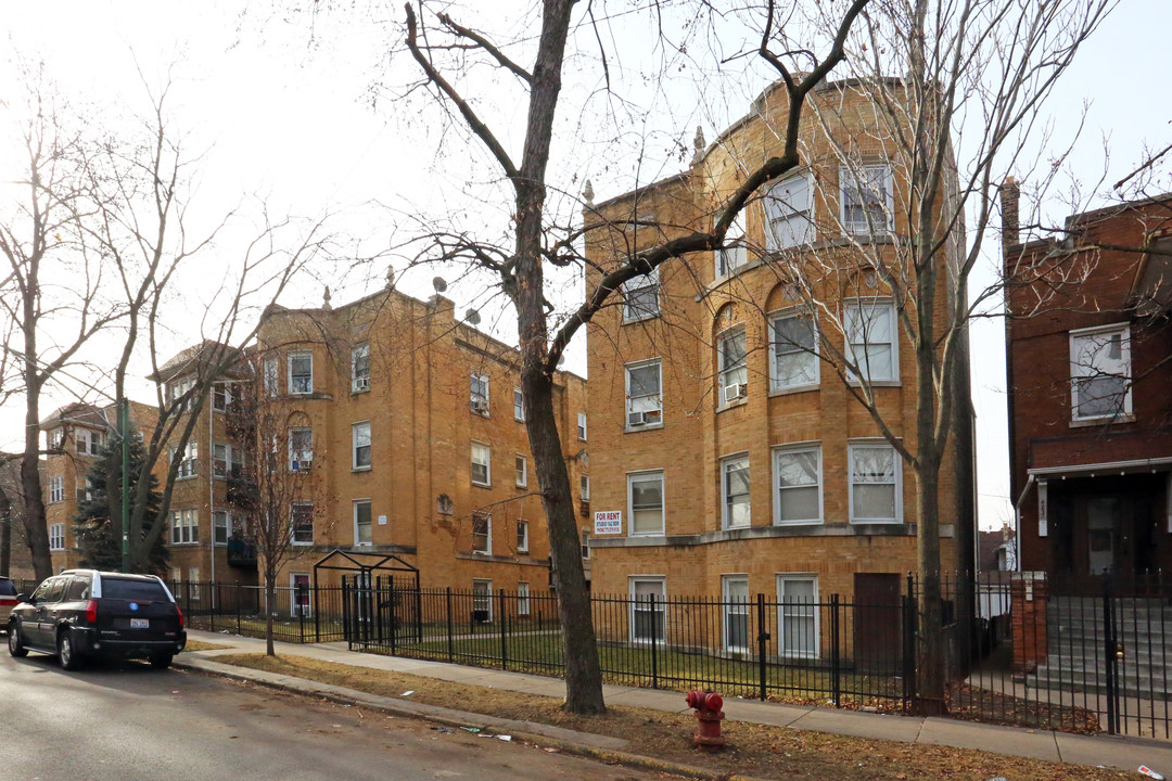 4824-4830 N Avers Ave in Chicago, IL - Foto de edificio