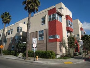 Olive Court Condominiums in Long Beach, CA - Building Photo - Building Photo