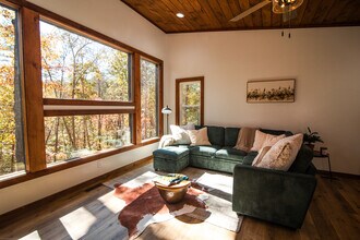 200 Echo Ln in Ellijay, GA - Building Photo - Building Photo