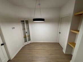 4800 W Lovers Ln in Dallas, TX - Building Photo - Building Photo