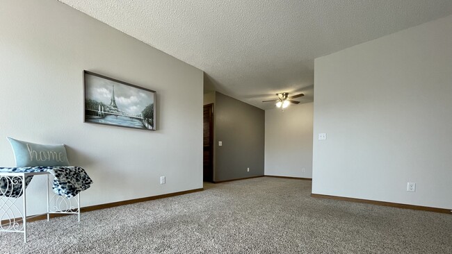 Willow Creek Apartments in Lincoln, NE - Building Photo - Building Photo