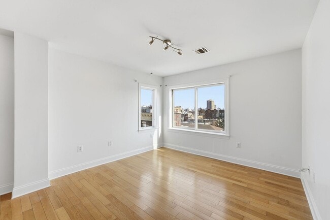 5509 Madison St in West New York, NJ - Building Photo - Building Photo