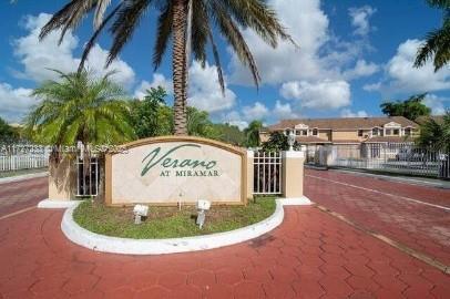 2265 SW 80th Terrace in Miramar, FL - Building Photo