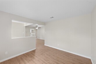 7111 Pinehook Ln in Houston, TX - Building Photo - Building Photo