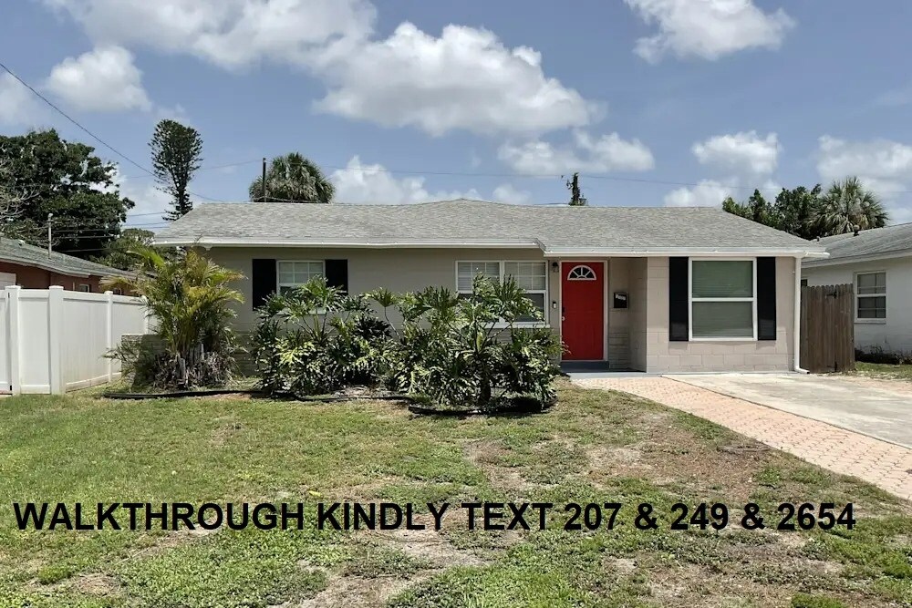 1868 Mississippi Ave NE in St. Petersburg, FL - Building Photo