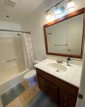 5649 Lake Park Way, Unit 209 in La Mesa, CA - Foto de edificio - Building Photo