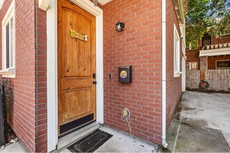 3004 Portola Way in Sacramento, CA - Building Photo - Building Photo