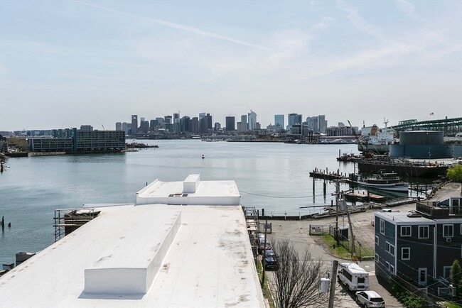 37 Winnisimmet St in Chelsea, MA - Building Photo - Building Photo