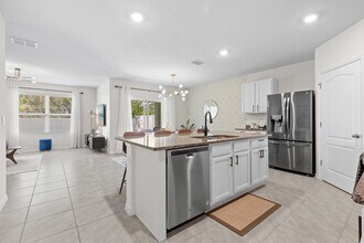 5374 Pine Lilly Dr in St. Cloud, FL - Building Photo - Building Photo