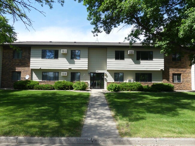 Volga Manor Apartments in Volga, SD - Foto de edificio - Building Photo