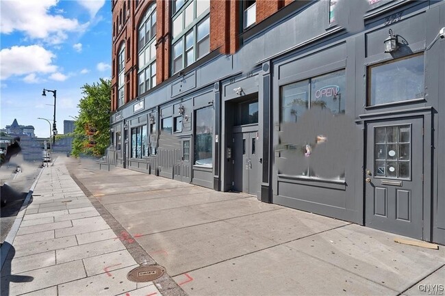 property at 319-25 N Salina St