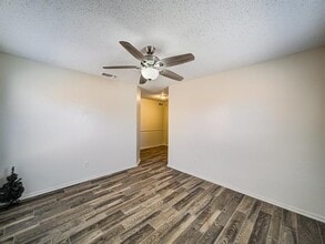 209 S Beverly St in Crowley, TX - Building Photo - Building Photo