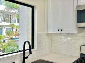 111 S Oak Knoll Ave in Pasadena, CA - Building Photo - Building Photo