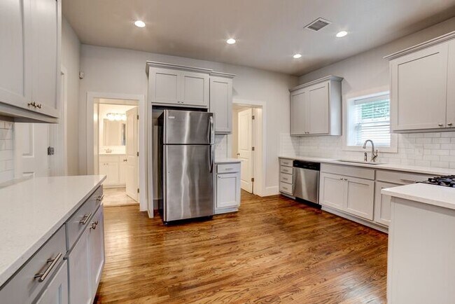 property at 1102 N Main St