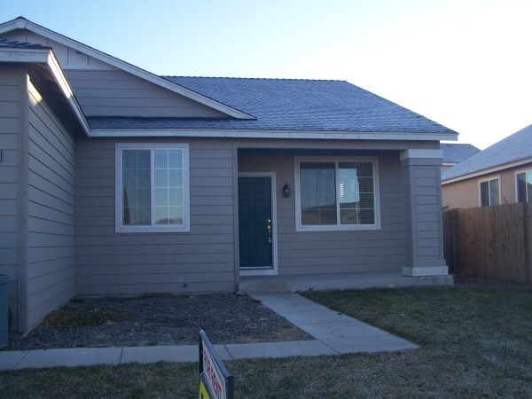 1648 Picetti Way in Fernley, NV - Building Photo - Building Photo