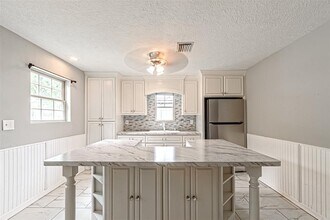 4808 Michaux St-Unit -B in Houston, TX - Building Photo - Building Photo