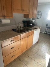 255 Hirst Av W in Parksville, BC - Building Photo - Building Photo