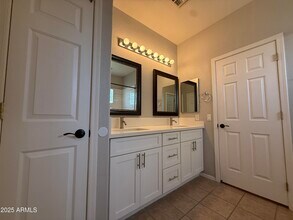 885 E Cherry Hills Dr in Chandler, AZ - Building Photo - Building Photo