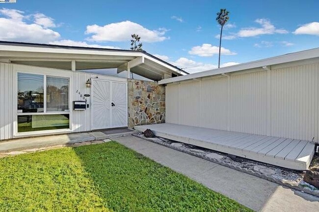 24808 Mango St in Hayward, CA - Building Photo - Building Photo