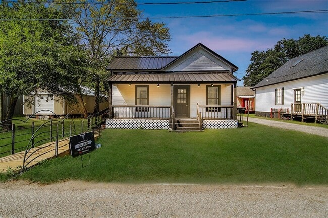 property at 106 Spring School Rd