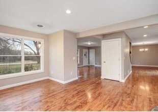 1809 Baker Park Rd in Maple Plain, MN - Building Photo - Building Photo