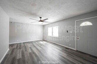 4350 Dubarry Rd in Indianapolis, IN - Foto de edificio - Building Photo