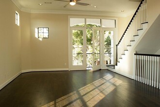 923 W Drew St in Houston, TX - Foto de edificio - Building Photo