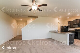 5518 Sapphire Lagoon Rd in Mont Belvieu, TX - Building Photo - Building Photo