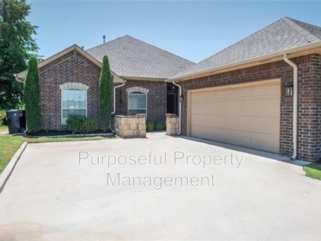 12037 Ashford Dr in Yukon, OK - Building Photo - Building Photo