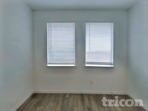 5416 Montrose Dr in Heartland, TX - Foto de edificio - Building Photo