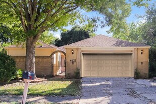 4127 Barnwell Dr in Houston, TX - Building Photo
