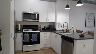 1300 N St NW, Unit 10 in Washington, DC - Foto de edificio - Building Photo