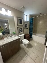 13781 SW 170th Ter, Unit B1 in Miami, FL - Foto de edificio - Building Photo