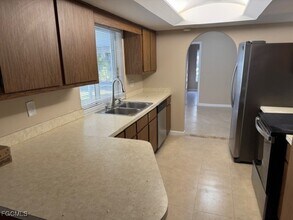 4413 SE 14th Ave in Cape Coral, FL - Building Photo - Building Photo