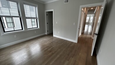 283 Lamartine St, Unit 4-bed 2-bath unit #2 in Boston, MA - Building Photo - Building Photo