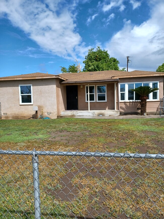 property at 2002 Hendricks Ln
