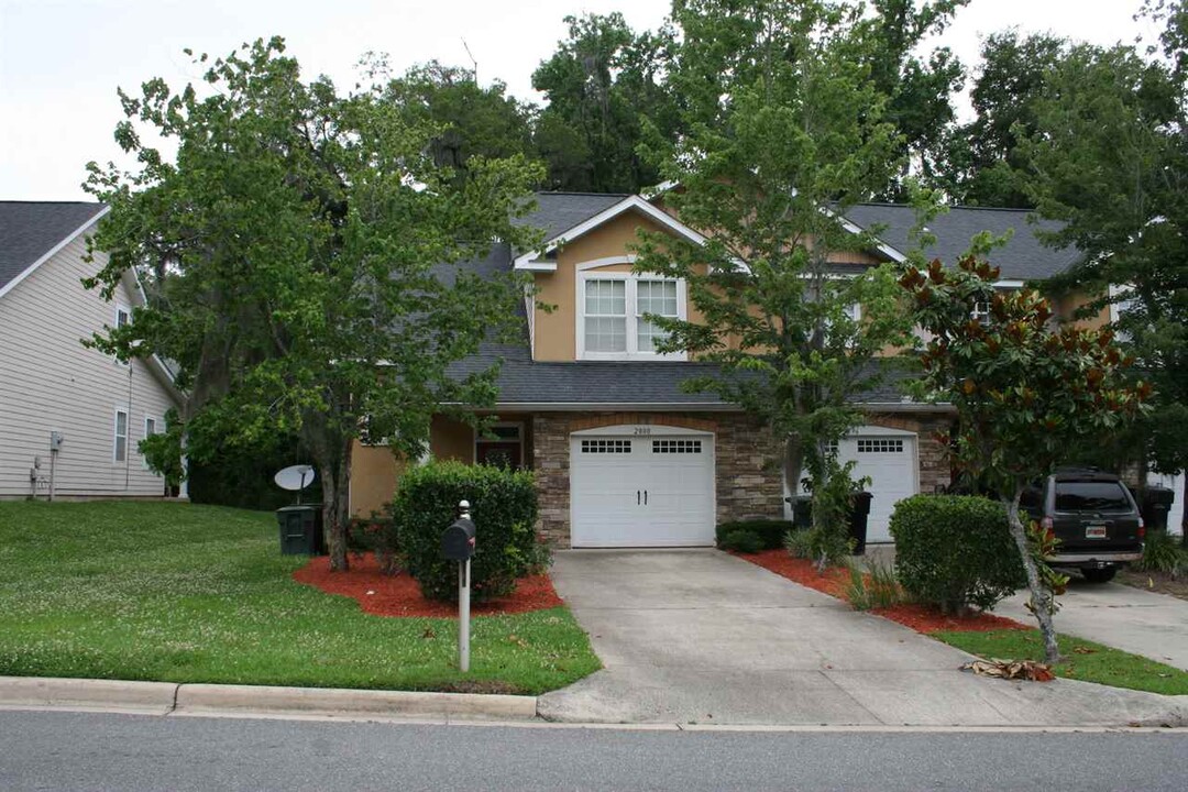 2800 Summer Meadow Dr in Tallahassee, FL - Building Photo