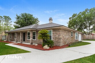 800 Driftwood Pl in Orange Park, FL - Building Photo - Building Photo