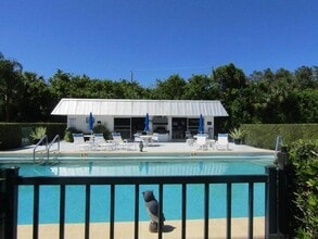 2929 SE Ocean Blvd, Unit 7 in Stuart, FL - Building Photo - Building Photo