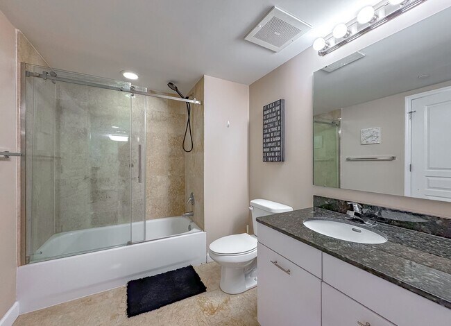 300 S Duval St in Tallahassee, FL - Building Photo - Building Photo