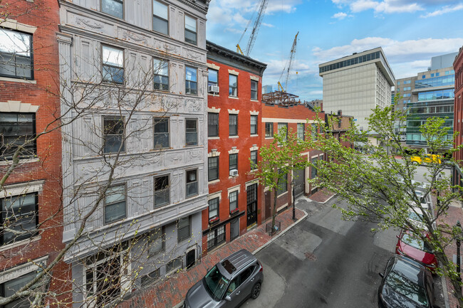 11 Irving St in Boston, MA - Foto de edificio - Building Photo
