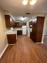 203 S Edgewood Dr-Unit -A in Statesboro, GA - Foto de edificio - Building Photo