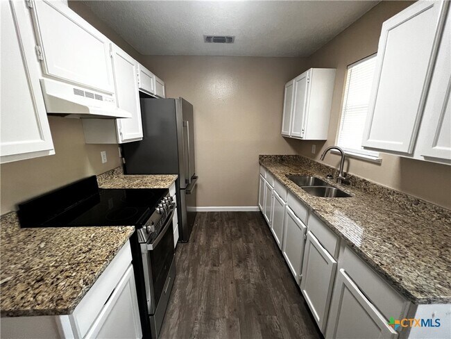 301 Rockwood Dr in Wimberley, TX - Building Photo - Building Photo