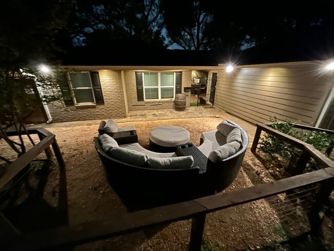 10313 Shadow Oaks Dr