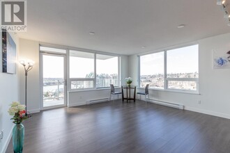 988 Quayside Dr in New Westminster, BC - Building Photo - Building Photo