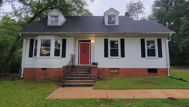 2823 Poinsett Hwy