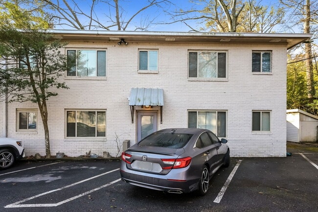 property at 1978 Wellbourne Dr NE